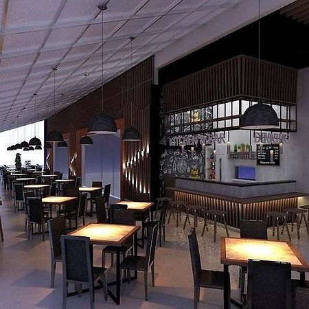 Front One Harvest Hotel ウォノソボ エクステリア 写真